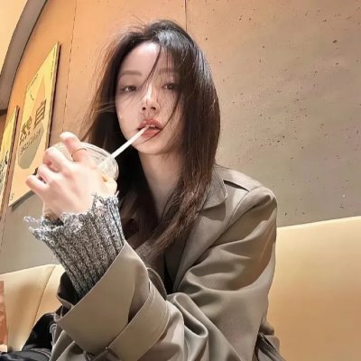 公寓里的两个女人
